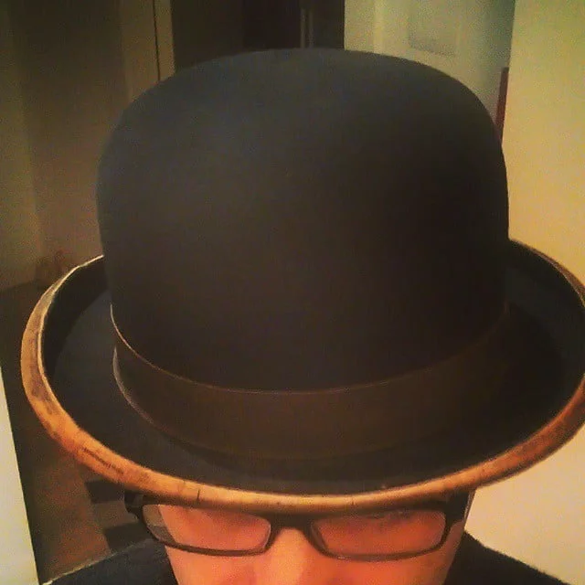 questosonoio memyselfandI hat cappello bombetta bowler from Instagram Polodegoma