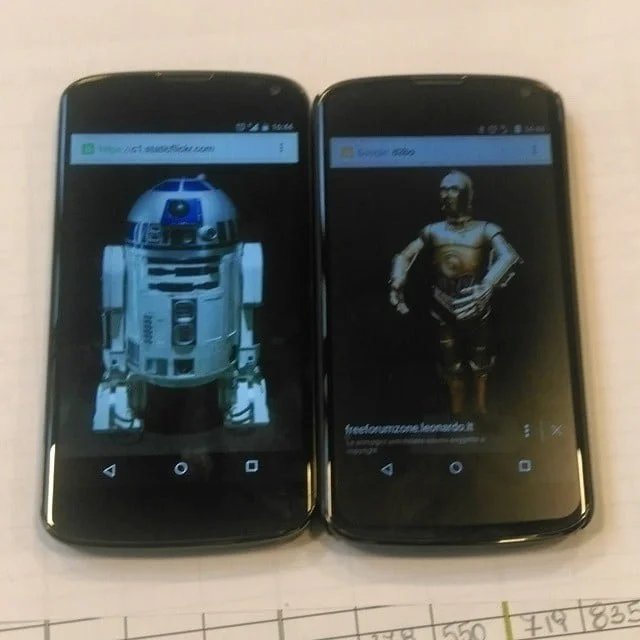 Non sono questi gli (an)droid-i che stai cercando. droid droidi droids android star wars starwars d3bo c3po r2b2 c1p8 esisteunasolatrilogia nexus4