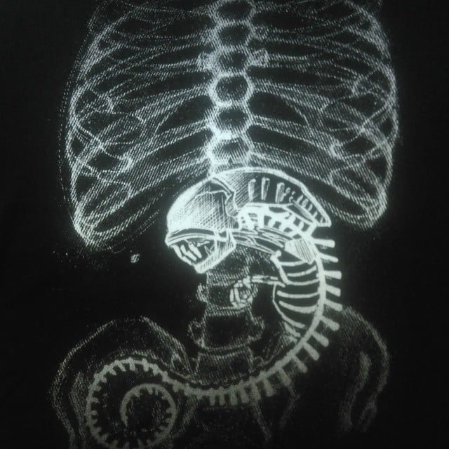 day028 alien skeleton inside omygod 1tshirtaday unamagliettaalgiorno onetshirtaday maglietta tshirt tshirts maglietta magliette unafotoalgiorno love instagood nofilter