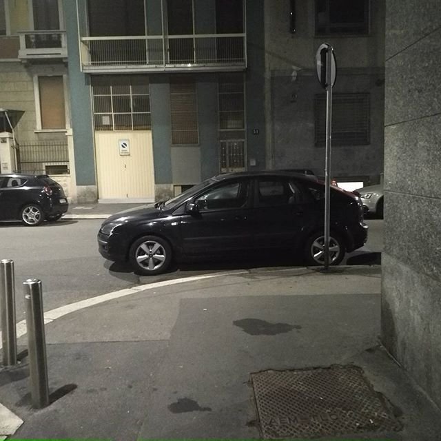 parcheggi milanesi parcheggimilanesi parcheggioincurva milaneseimbruttito