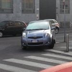 Signori, abbiamo un vincitore! milaneseimbruttito parcheggiosulmarciapiede parcheggimilanesi parcheggioincurva hofattounettoemezzolascio ?