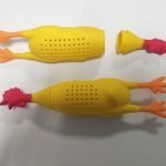 Chi non vorrebbe un Infisso a firma di pollodigomma?Io lo voglio, anzi li voglio! Ne ho presi 4 &x1f600;&x1f413;147 rubberchicken rubber chicken pollodigomma pollidigomma pollo gomma collection collezione