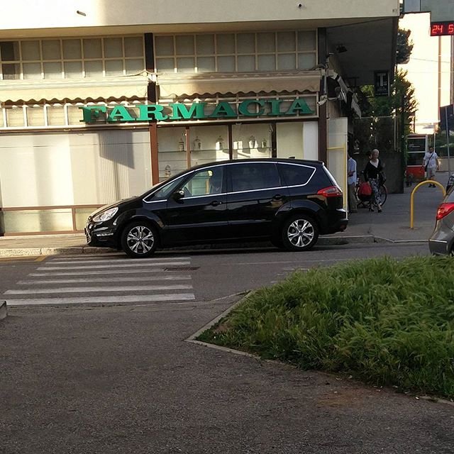 milaneseimbruttito gallarabbia Gallarate parcheggiosullestrisce percheiosoioevoinonsieteuncazzo fattiicazzituoi SeiUnCaroAmico