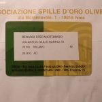 olivetti spille d&039;orohttp://spilleoro.altervista.orgL’Associazione Spille d’Oro Olivetti, apolitica, aconfessionale, senza finalità di lucro, accoglie gli ex dipendenti del Gruppo Olivetti che hanno compiuto 25 anni di servizio in Azienda, al cui compimento sono stati insigniti della “Spilla d’Oro”, in ricordo del dono che il fondatore Camillo Olivetti fece alla moglie, Luisa Revel nel 1913, all’uscita della millesima M1, la prima macchina per scrivere.All’Associazione possono anche iscriversi, come soci aderenti:· gli ex dipendenti del Gruppo Olivetti, anche se non hanno raggiunto i 25 anni di anzianità di lavoro;· i coniugi superstiti, i famigliari, i simpatizzanti, che partecipano o desiderano partecipare alle attività associative e che condividono i valori Olivetti.