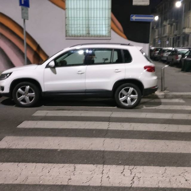 parcheggiosullestrisce percheiosoioevoinonsieteuncazzo viabarrili againandagain squadretta polizialocale  @comunedimilano ogni giorno è così